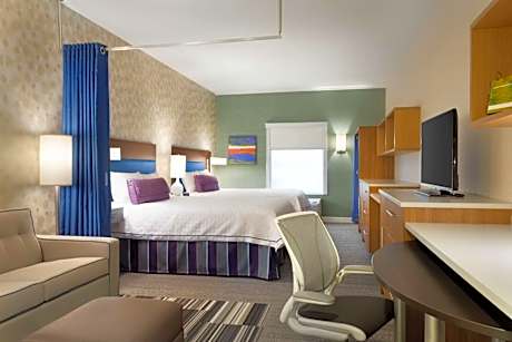 Queen Studio with Two Queen Beds - Non-Smoking