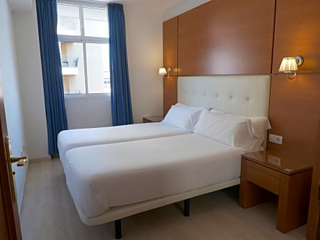 1 bedroom apartment with balcony capacity 3