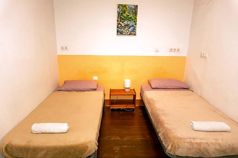 Hostel Albergue La Casa Encantada