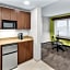 Holiday Inn Express & Suites Wilmington-Newark