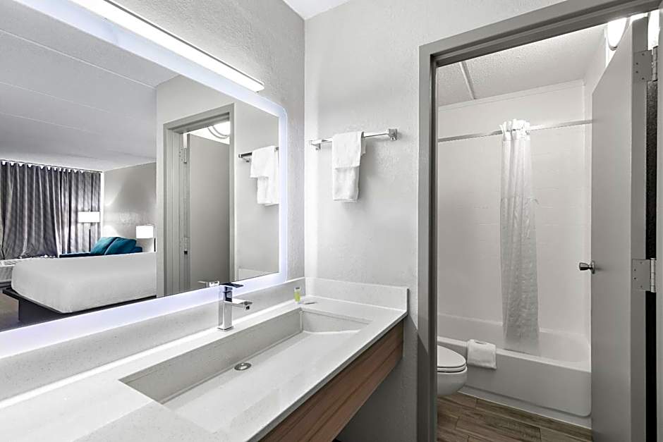 Days Inn by Wyndham Seneca