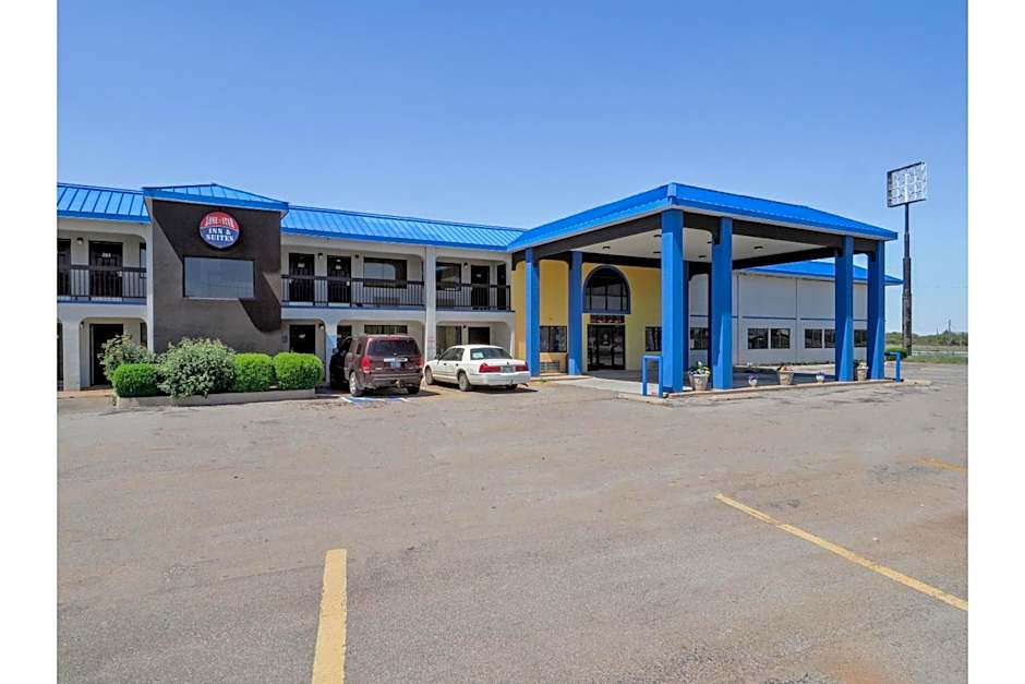 Lonestar Inn & Suites, Erick OK - Hwy 40 BY OYO