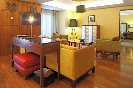 Pres Suite, M Club lounge access, 1 Bedroom Presidential Suite, 1 King to 1 King Suite, Balcony