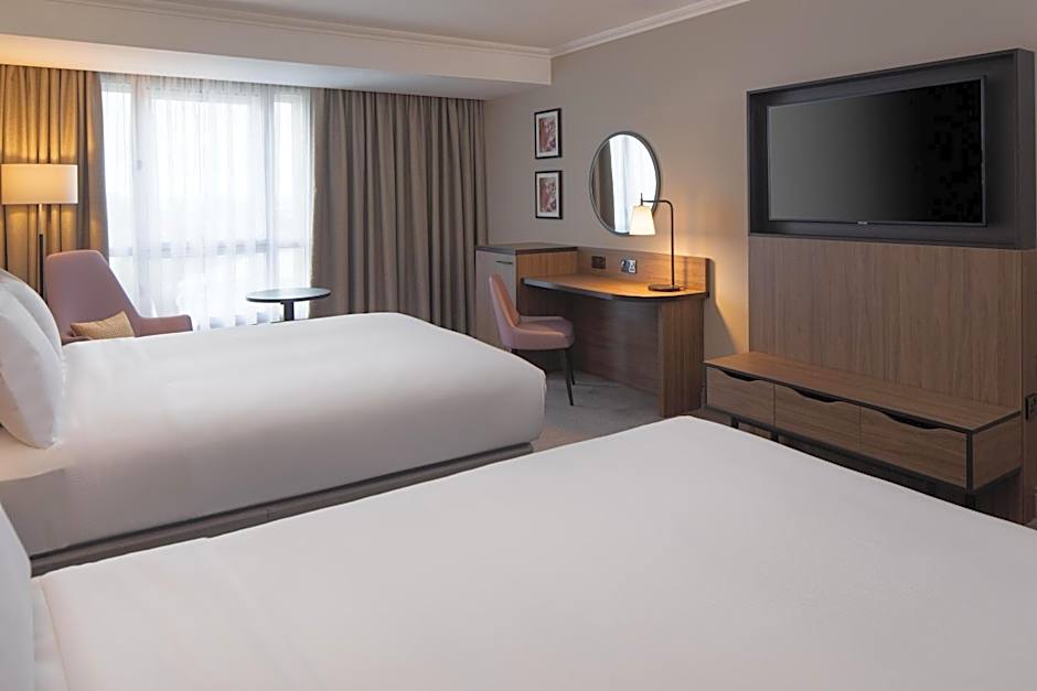DoubleTree by Hilton Dartford Bridge