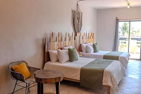 Queen Suite with Two Queen Bed