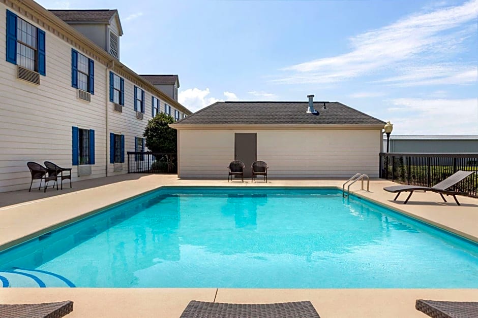 Days Inn by Wyndham Shallotte