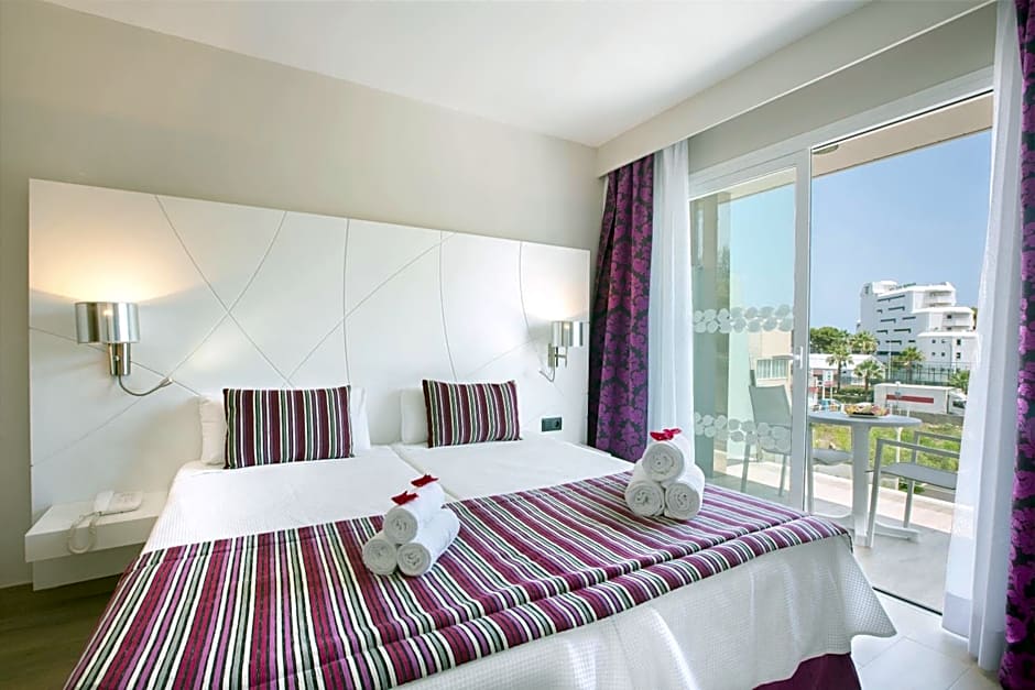 Mar Hotels Playa de Muro Suites