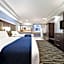 Days Inn & Suites by Wyndham Houston Hobby Airport
