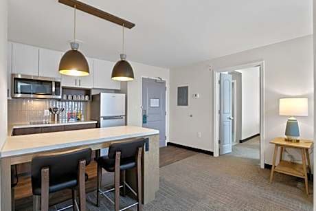2 Queen Beds 1 Bedroom Suite
