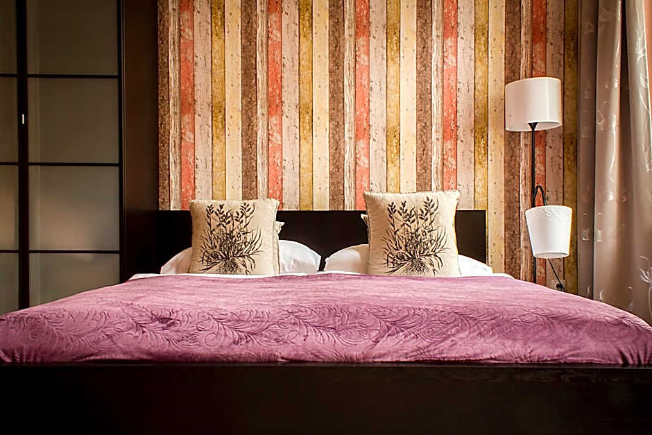 Royal Court Legerova