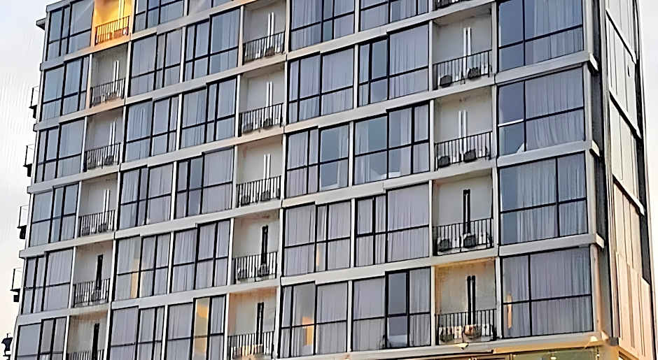 IZEN Budget Hotel & Residences (Plus)
