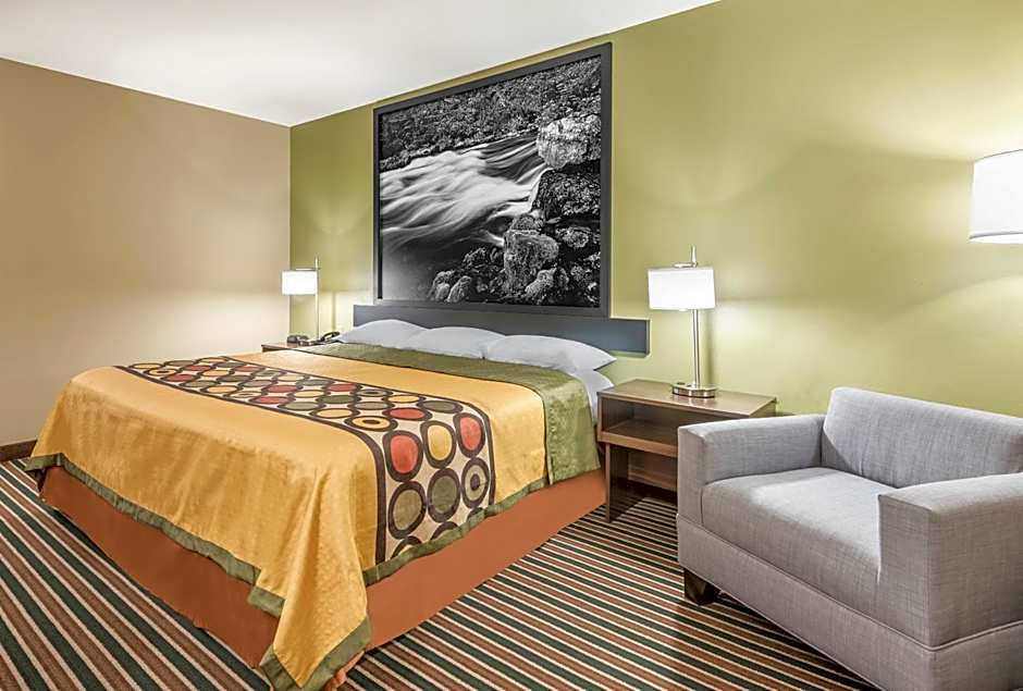 Super 8 by Wyndham Bryant Little Rock Area