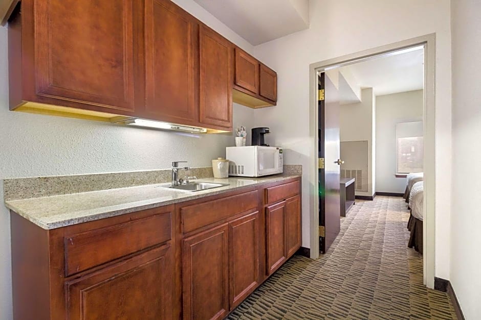 Clarion Pointe Charleston - West Ashley