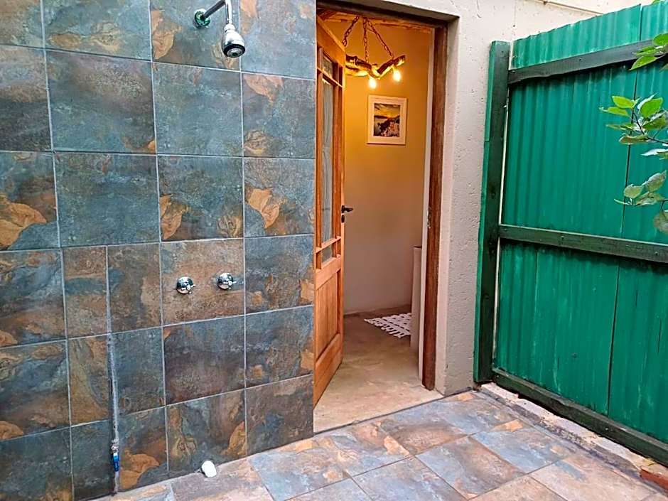 Shangrila-innibos Country Lodge