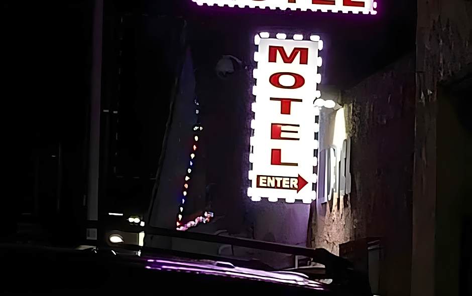 The Fly Inn Motel