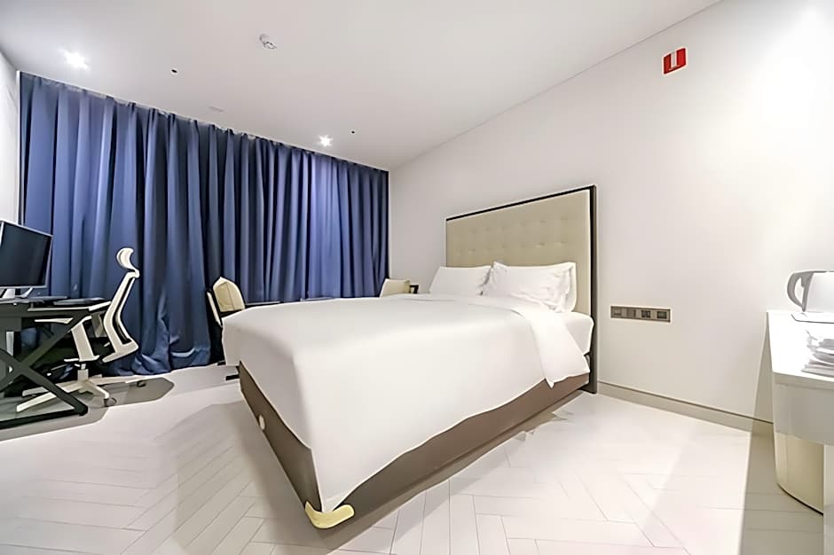 Daegu Dongseongro Hotel Labella