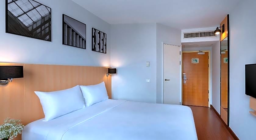 Ibis Bangkok Sathorn