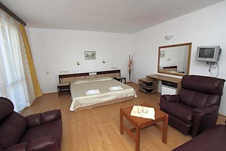 Studio with Sea View