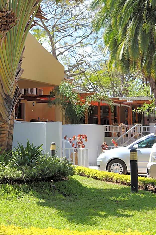 Casa Mia Lodge & Restaurant