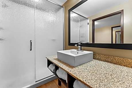 Deluxe King Room Smoke Free
