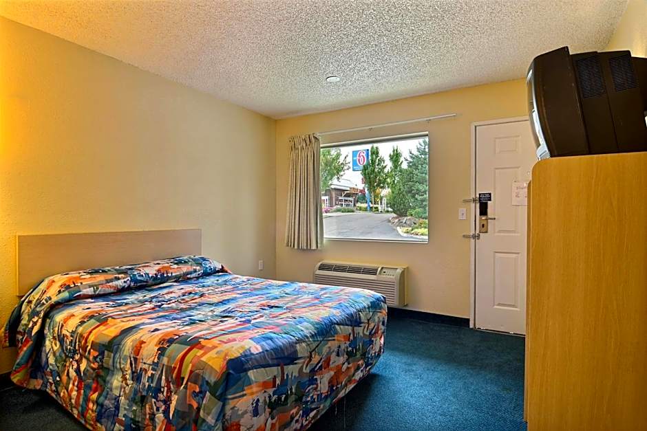 Motel 6-Seattle, WA - South