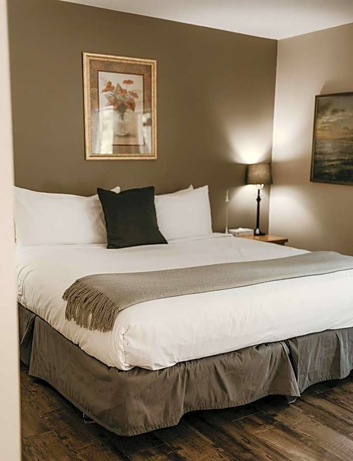 Page's Inn on Silva Bay