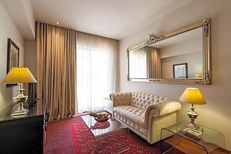 Deluxe Quadruple Suite