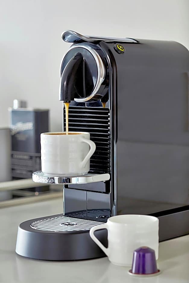 The Daytona, Autograph Collection