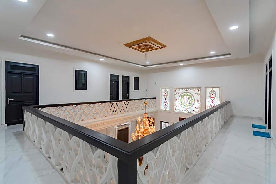 Family Homestay Syariah Cirebon Mitra RedDoorz