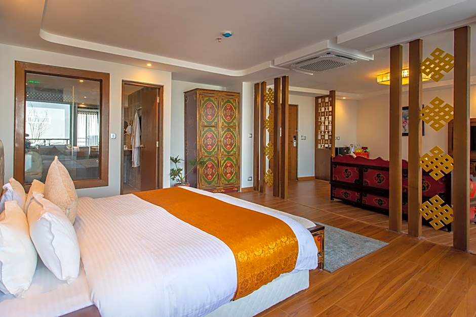 Photo 1 of 5 of Junior Suite