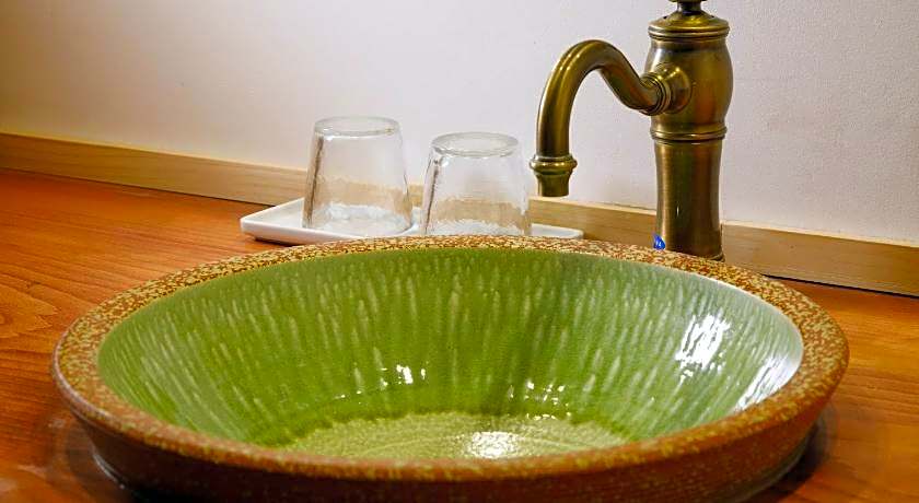 Tsumugi NishinotoinHanayacho