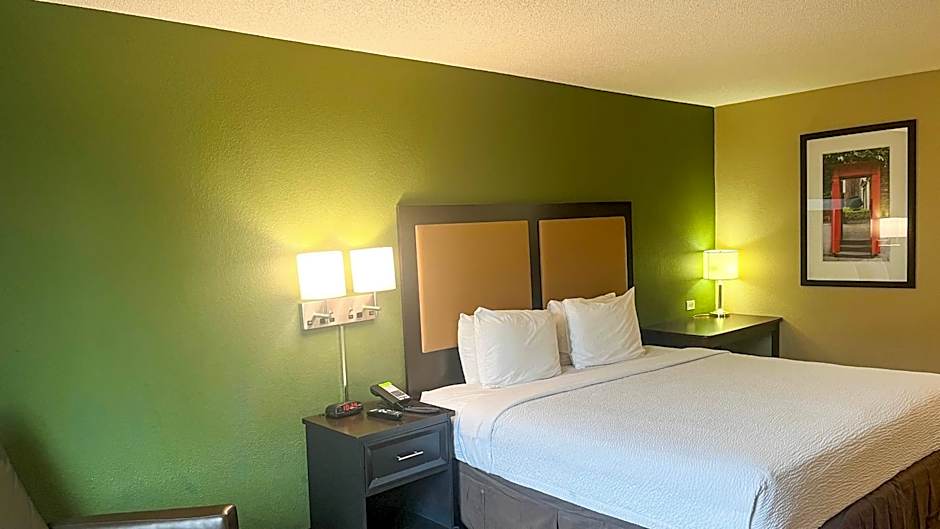 Studio 6 Chantilly VA Washington Dulles Airport