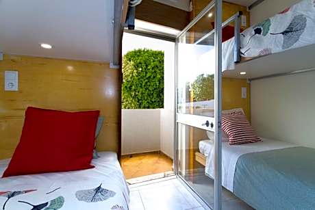 Bed in 6-Bed Mixed Dormitory Room