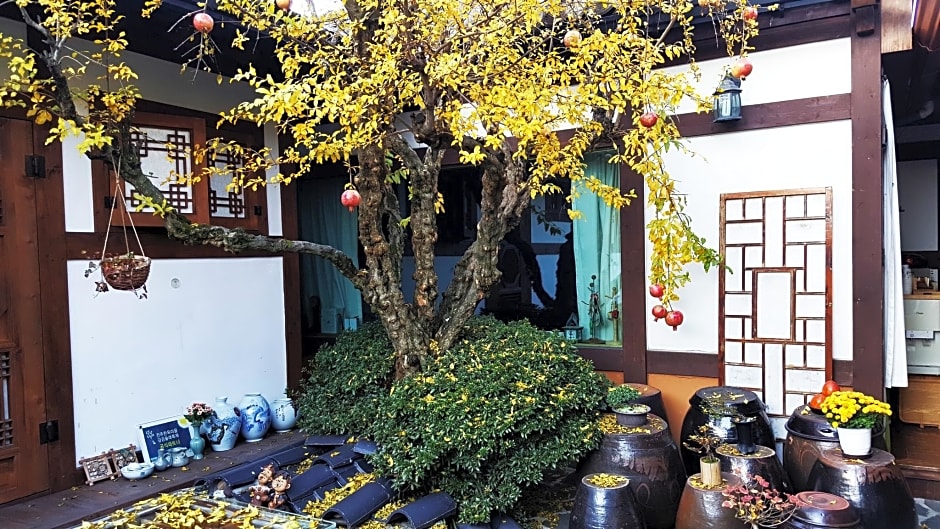 In-Yeon Hanok Guesthouse