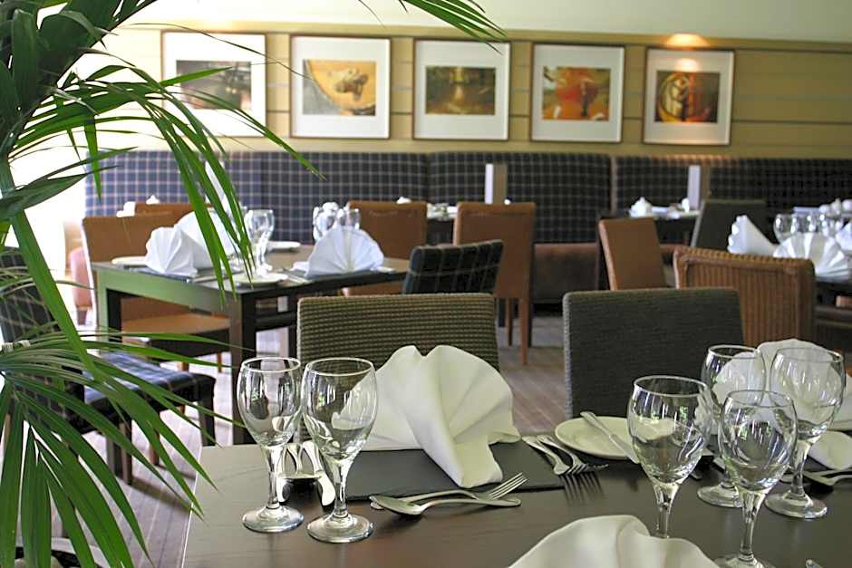 Eight Acres Hotel