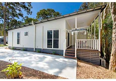 Deluxe 2 Bedroom Family Cabin - Sleeps 6