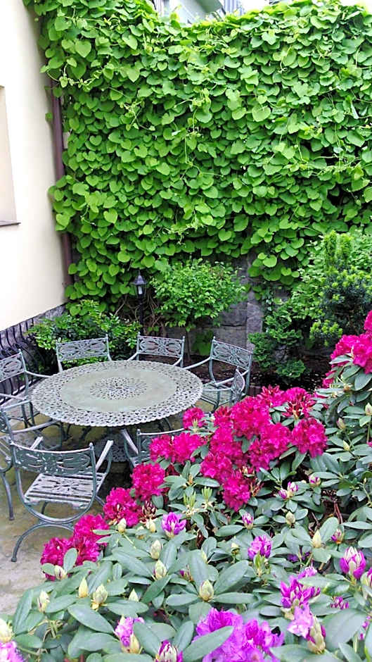 BTHouse, Pokoje Gościnne