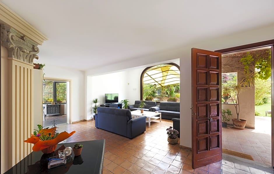 Mamamia Mondello Home