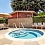 Travelodge by Wyndham Orange County Airport/ Costa Mesa