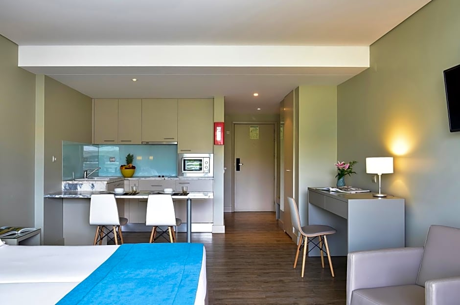 Aqualuz Lagos by The Editory