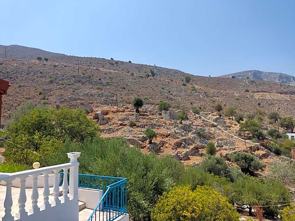 Manolis Rooms Vathys