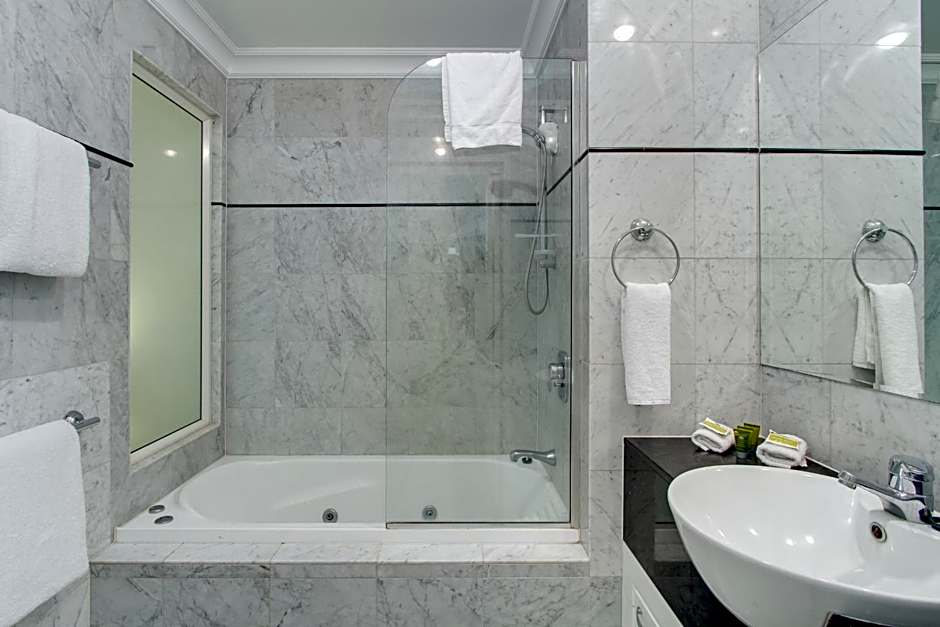 Macarthur Chambers Apartments