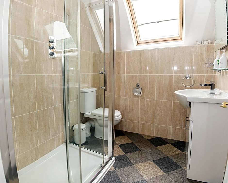 Beaumont Guest House Windermere - Adult Only - Free Car Park & Off Site access to the local Health Centre