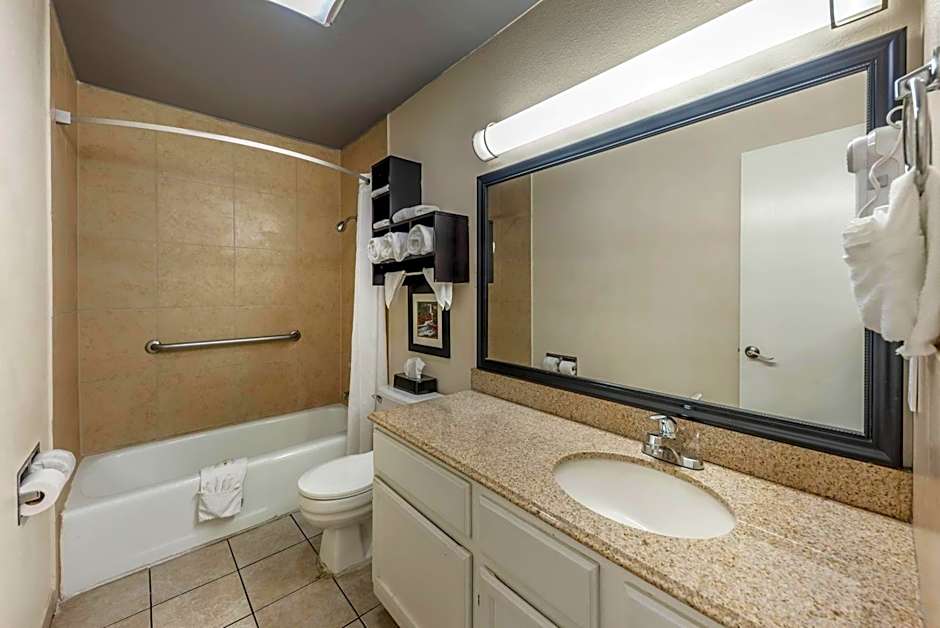 Quality Inn Near Lake Marble Falls