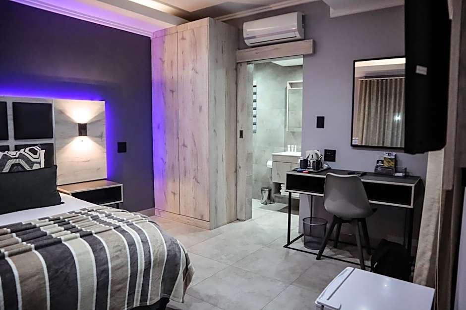 Cascades Guest Lodge