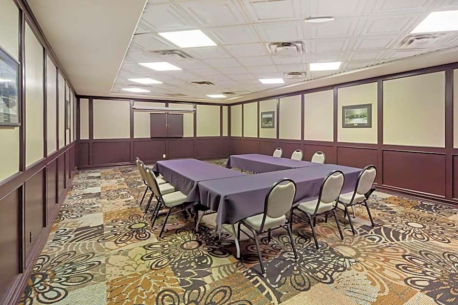 Best Western High Road Inn