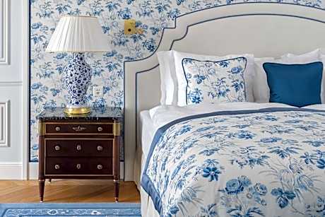 Deluxe Double Room with Lake View