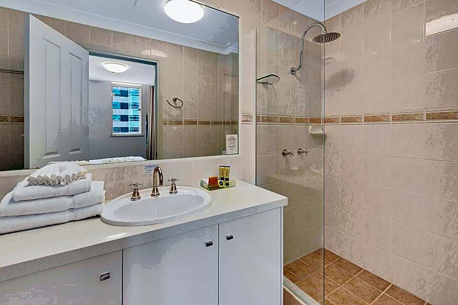 Manor Apartment Hotel