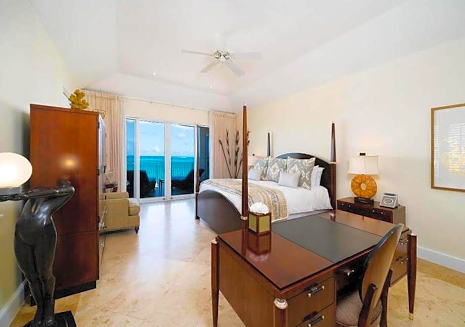 Photo 1 of 8 of Luxury Suite
