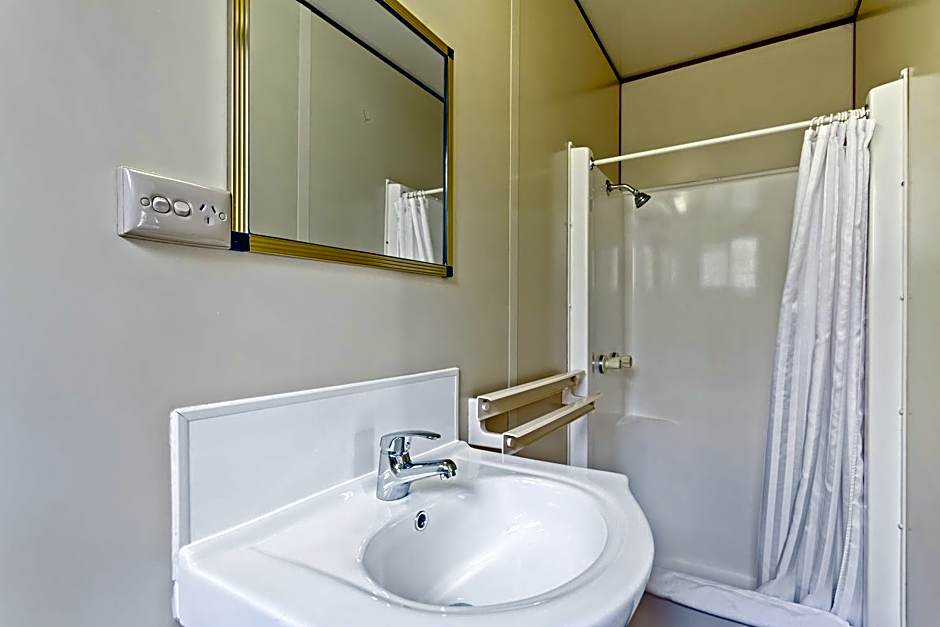 First City Caravilla